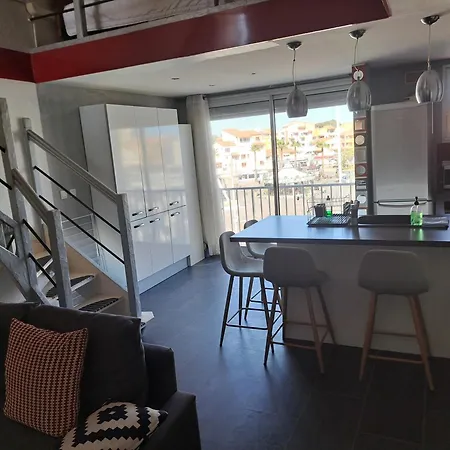 Port Brescou, T3 En Duplex Climatise, Superbe Vue Sur Le Port Agde